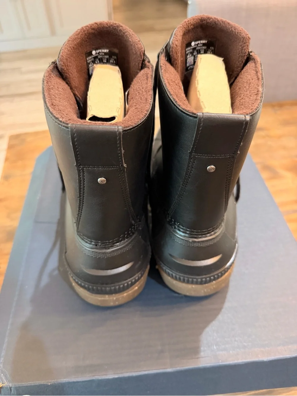 Men’s Sperry Ice Bay Chukka waterproof boots in black, size 10.5.